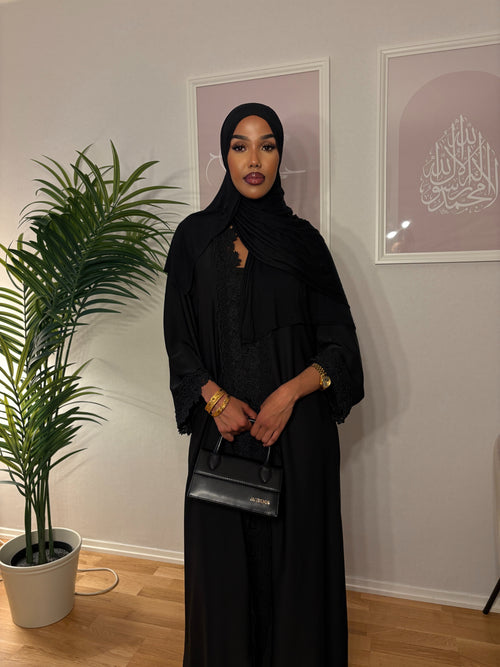 Anisa Noir Lace Abaya in black